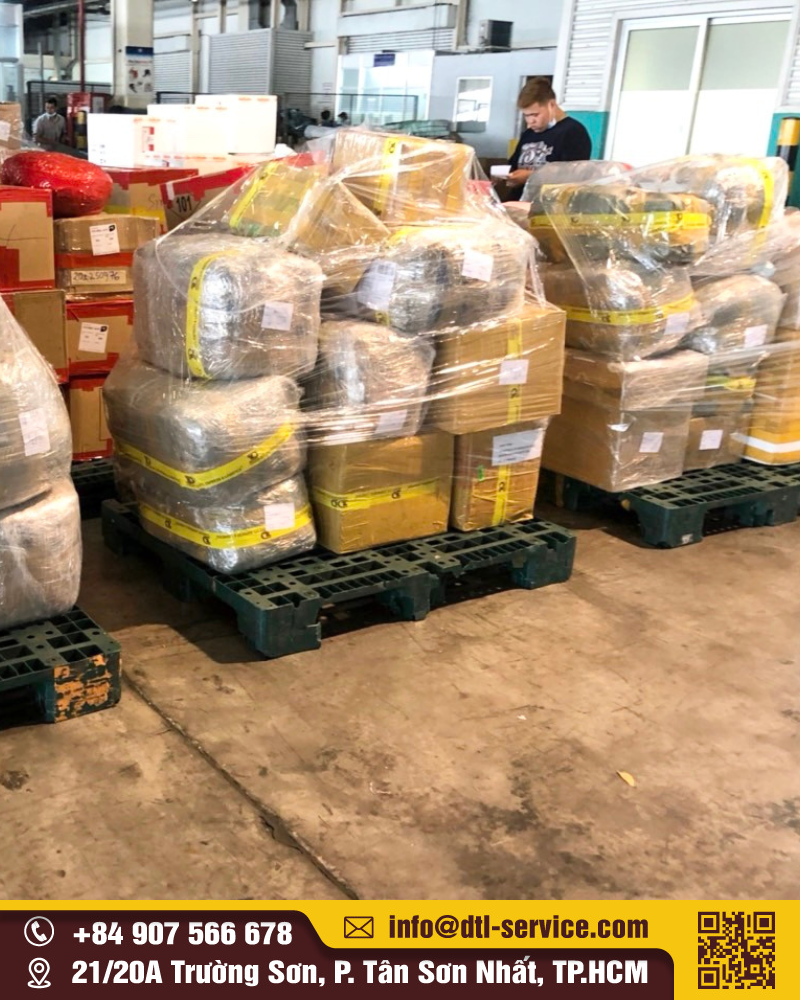 Quy trình gửi hàng đi Singapore gồm đóng gói, khai báo và vận chuyển